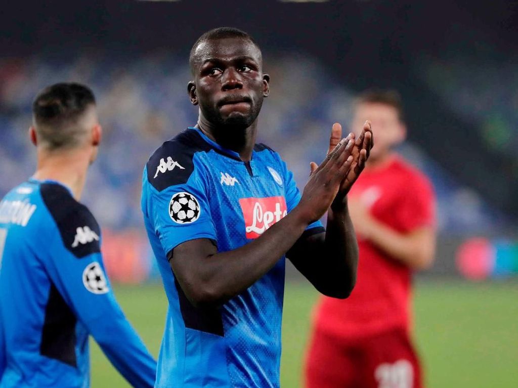 Napoli Tak Tutup Kans Lego Koulibaly di Masa Depan Napoli Tak Tutup Kans Lego Koulibaly di Masa Depan