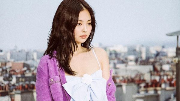 Foto: Penampilan Cute & Classy Jennie Blackpink di Fashion Show Chanel