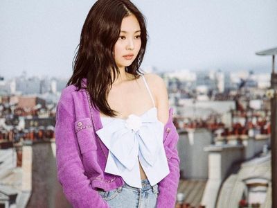 Foto: Penampilan Cute & Classy Jennie Blackpink di Fashion Show Chanel