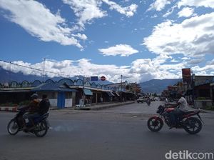 Kondisi Terkini Wamena: Warga Beraktivitas Normal, Pengungsi Bertahan Kondisi Terkini Wamena: Warga Beraktivitas Normal, Pengungsi Bertahan