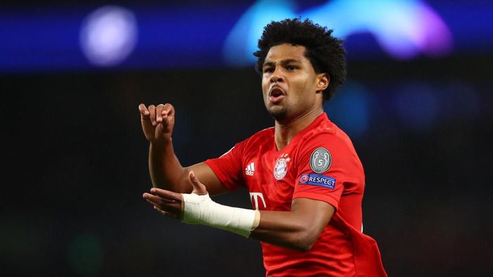 1178406340 LONDON, ENGLAND - OCTOBER 01: Serge Gnabry of FC Bayern Munich celebrates after scoring his teams third goal during the UEFA Champions League group B match between Tottenham Hotspur and Bayern Muenchen at Tottenham Hotspur Stadium on October 01, 2019 in London, United Kingdom. (Photo by Julian Finney/Getty Images)