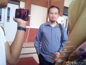 KPK Periksa Istri Bupati Kudus Terkait Kasus Suap Suaminya KPK Periksa Istri Bupati Kudus Terkait Kasus Suap Suaminya