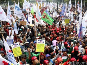 Buruh di Serang Minta UMP 2020 Naik Jadi 9,31% Buruh di Serang Minta UMP 2020 Naik Jadi 9,31%