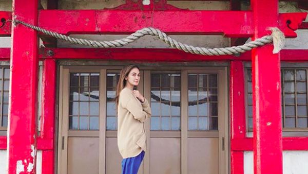 Foto: Gaya Cantik Luna Maya Liburan di Jepang