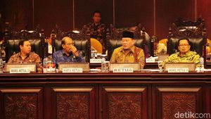 Suasana Paripurna DPD Bahas Perwakilan untuk Pimpinan MPR