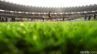 Sebanyak 21 pemain Timnas Indonesia melakukan latihan di Stadion Utama Gelora Bung Karno, Senayan, Jakarta, Rabu, 2 Oktober 2019.