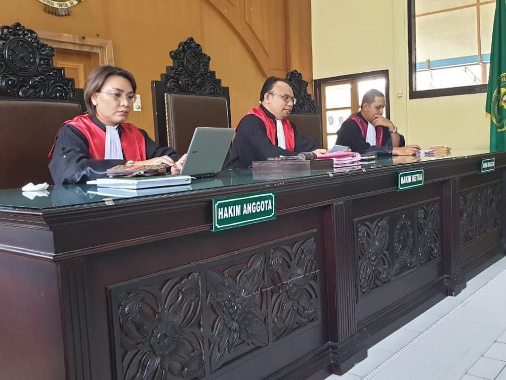 Kecanduan Sabu, Emak-emak di Jambi Dibui 6 Tahun dan Denda Rp 1 Miliar Kecanduan Sabu, Emak-emak di Jambi Dibui 6 Tahun dan Denda Rp 1 Miliar