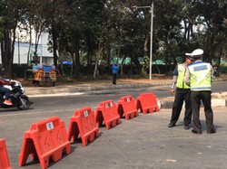 Ada Demo Buruh, Arus Lalu Lintas Arah Semanggi Menuju Slipi Dialihkan