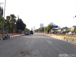 Penampakan Sore Tanpa Massa Demonstran di Depan DPR