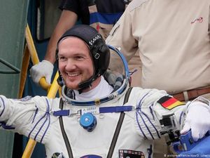 Astronot Alexander Gerst dan 24 Tokoh Dapat Bintang Jasa Pemerintah Jerman