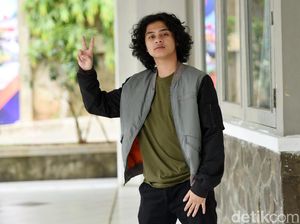 Bastian Steel Jawab Kabar Selingkuh dengan Sepupu Bastian Steel Jawab Kabar Selingkuh dengan Sepupu