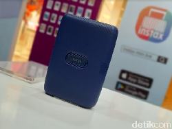 Instax Mini Link Dirilis Bawa Sensor Gerak, Harganya?