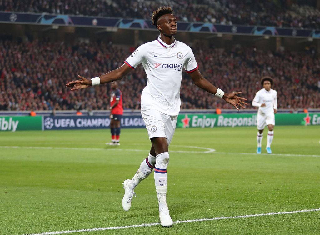 LILLE, FRANCE - OCTOBER 02: Tammy Abraham of Chelsea celebrates after he scores his sides first goal during the UEFA Champions League group H match between Lille OSC and Chelsea FC at Stade Pierre Mauroy on October 02, 2019 in Lille, France. (Photo by Naomi Baker/Getty Images)