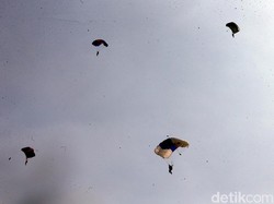 Prajurit Gugur, TNI AU Selidiki Penyebab Kecelakaan Latihan Terjun Payung