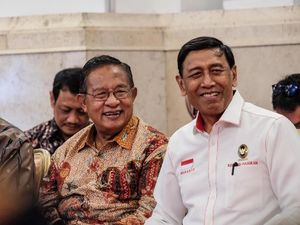 Berpeci di Sidang Terakhir Bareng Jokowi, Ini Kata Luhut