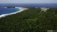 Lanskap Pulau Miangas yang Mempesona dari Puncak Mercusuar
