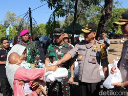 Kapolda Sulsel Jemput 83 Pengungsi dari Wamena di Lanud Sultan Hasanuddin