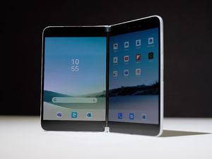 Harga Ponsel Lipat Microsoft Surface Duo Mirip iPhone 11 Pro Harga Ponsel Lipat Microsoft Surface Duo Mirip iPhone 11 Pro