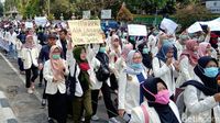 Mahasiswa Geruduk Gedung DPRD Purworejo