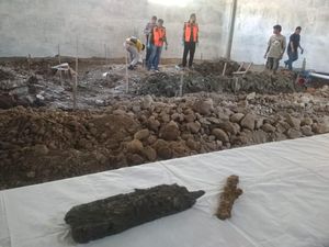 Ahli Cagar Budaya Indramayu Teliti Tengkorak di Galian Eks Warnet