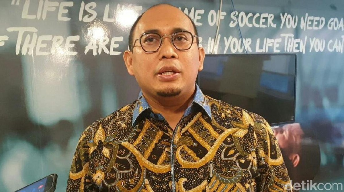 Andre Rosiade mendaftar menjadi calon komite eksekutif PSSI. (Foto: Amalia Dwi Septi/detikcom)