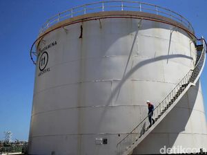 Melihat Lebih Dekat Terminal BBM di Makassar