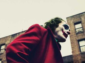 Sinting Berjamaah Bersama Joker Sinting Berjamaah Bersama Joker