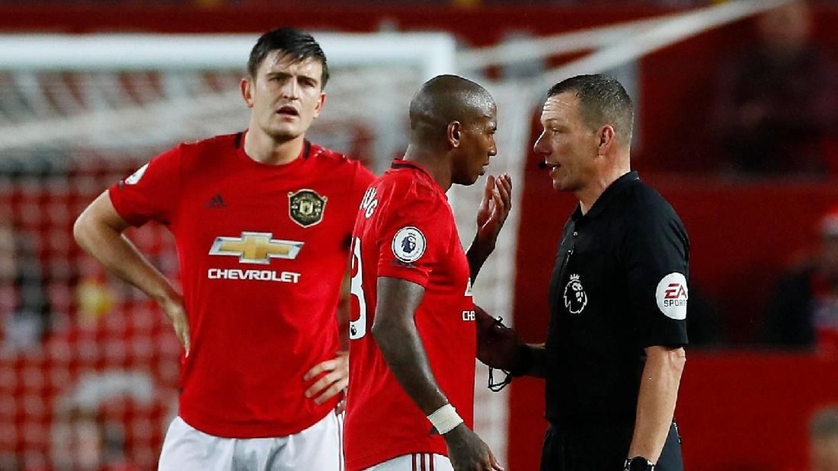 Michael Owen memprediksi Manchester United bakal kalah dari AZ Alkmaar (Foto: Reuters/Jason Cairnduff)