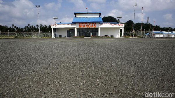 Bandara Miangas Cuma Punya 1 Penerbangan dalam 1 Minggu