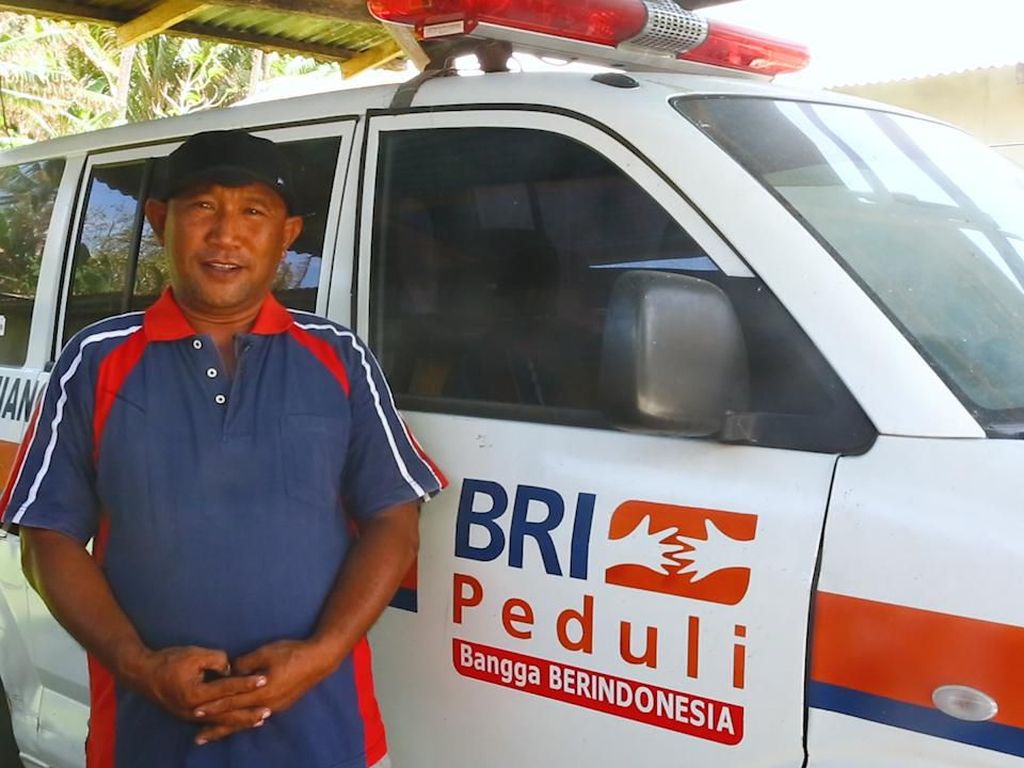 Bukan Cuma Buat Pasien, Ambulans Miangas Jadi Mobil Jemput Pejabat Bukan Cuma Buat Pasien, Ambulans Miangas Jadi Mobil Jemput Pejabat