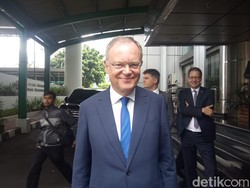 PM Niedersachsen Temui Luhut Bahas Mobil Listrik VW Masuk RI