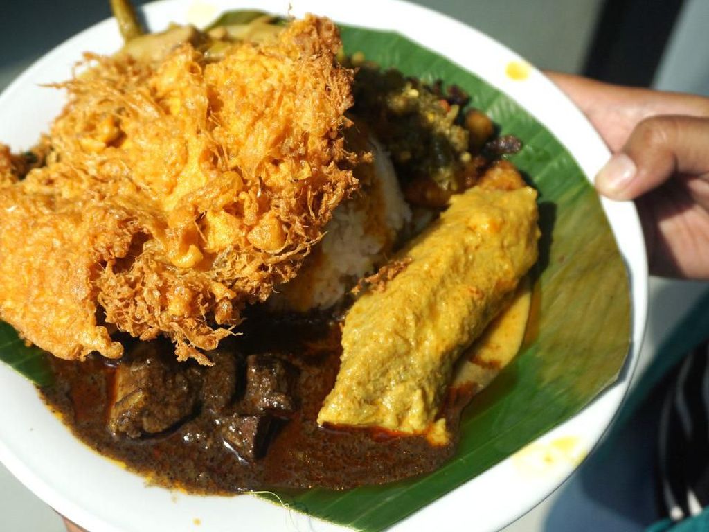Lamak Bana! Ada Talua Barendo Hangat di 5 Resto Nasi Kapau Ini Lamak Bana! Ada Talua Barendo Hangat di 5 Resto Nasi Kapau Ini