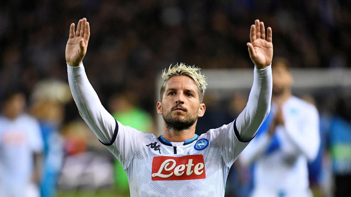 Pemain Napoli, Dries Mertens, menyesali hasil imbang di kandang Genk. (Foto: Piroschka Van De Wouw/Reuters)