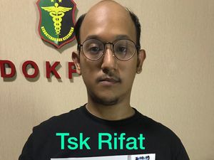 Rifat Umar Baru Sebulan Tinggal di Kosan Bersama Perempuan Rifat Umar Baru Sebulan Tinggal di Kosan Bersama Perempuan