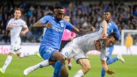 Milunovic bakal berduet dengan Carlos Cuesta di jantung pertahanan tim terbaik matchday kedua. Ia kukuh menjaga pertahanan Genk hingga mampu menahan Napoli 0-0. (Foto: Twitter.com)