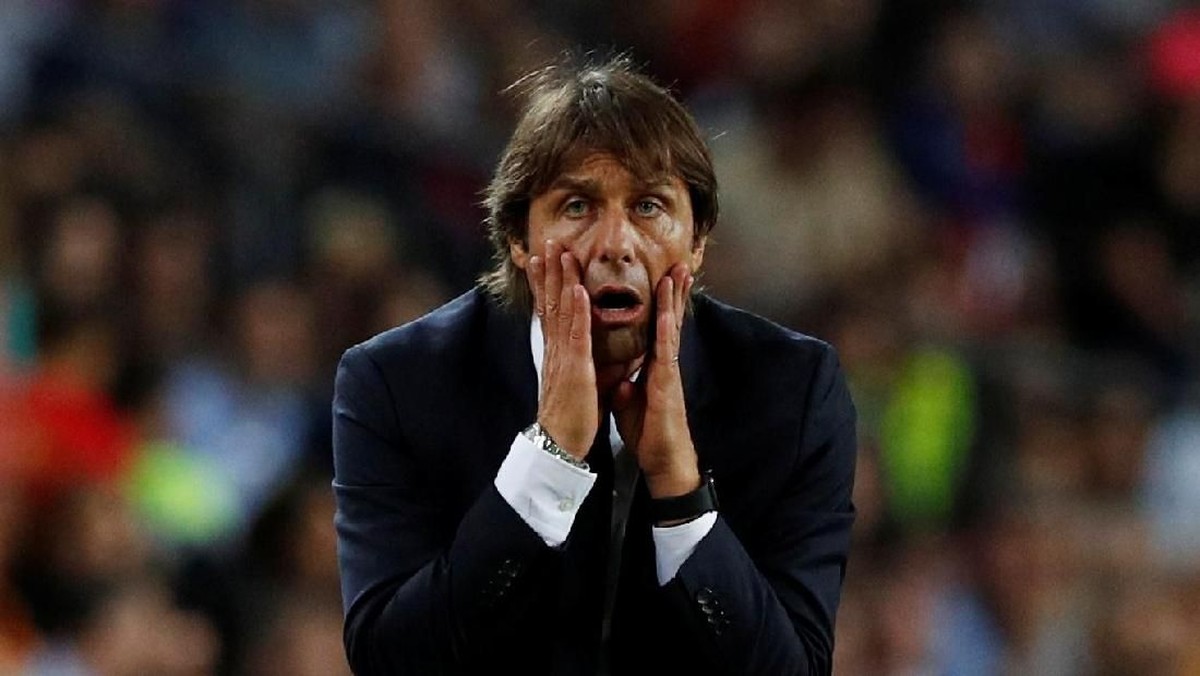 Antonio Conte kehilangan kepercayaan kepada Video Assistant Referee (VAR) (Foto: Albert Gea/REUTERS)