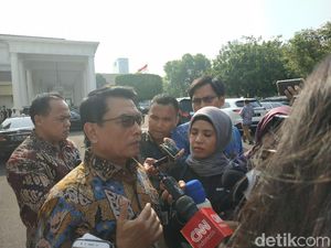 Moeldoko Tertawa Tanggapi Isu Kakak Pembina Buzzer Moeldoko Tertawa Tanggapi Isu Kakak Pembina Buzzer