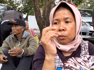 Saat Wamena Rusuh dan Rumah Dibakar, Keluarga Ini Sembunyi di Gereja Saat Wamena Rusuh dan Rumah Dibakar, Keluarga Ini Sembunyi di Gereja
