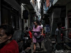Polisi Sulit Pantau Penerapan PSBB DKI di Permukiman Padat Penduduk