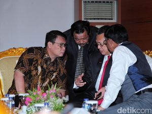 Bungkus-bungkus Dukungan Fraksi Ala Bamsoet Menuju Kursi Ketua MPR