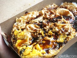 Sedapnya Nasi Telur Racikan Mamak dengan Topping Kecap dan Kuah Kari