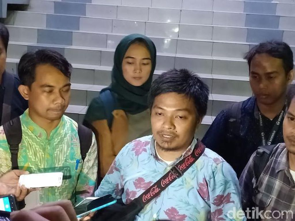 Diintimidasi Aparat Saat Liput Demo DPR, 2 Jurnalis Lapor ke Polda Metro Diintimidasi Aparat Saat Liput Demo DPR, 2 Jurnalis Lapor ke Polda Metro