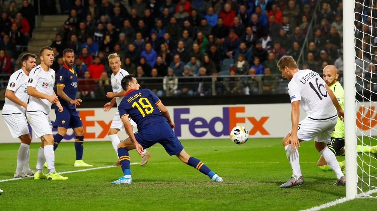 AS Roma berimbang 1-1 dengan Wolfsberger. (Foto: Leonhard Foeger/REUTERS)