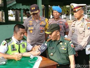 Jelang HUT TNI, Polisi Trenggalek Beri Layanan SIM Gratis