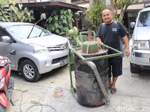 Warga Lembang Buat Insinerator yang Residunya Buat Media Tanam Kaktus