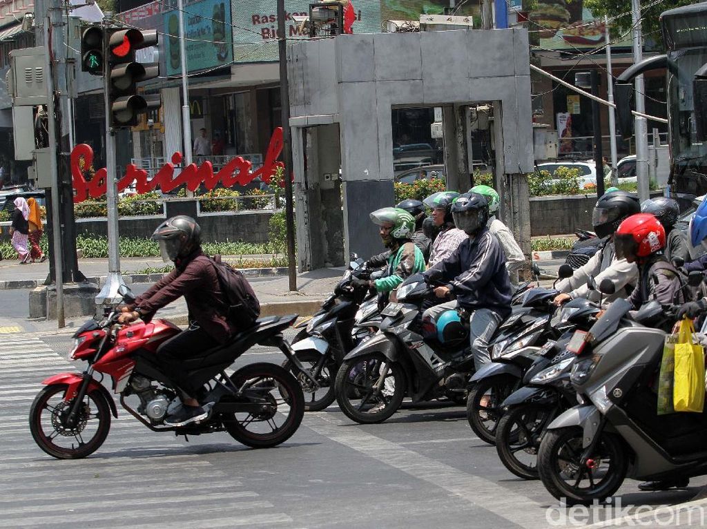 Siap-siap! E-TLE Diberlakukan bagi Motor di Sudirman-Thamrin Mulai Februari Siap-siap! E-TLE Diberlakukan bagi Motor di Sudirman-Thamrin Mulai Februari