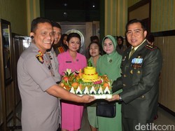 Kejutan Hangat dan Dadakan dari Kapolresta untuk Dandim 0803 Madiun