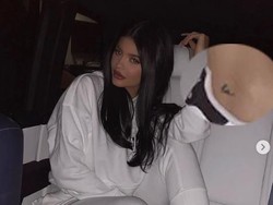 Bantah CLBK, Kylie Jenner Pamer Tato Tyga