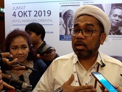 FPI Malas Perpanjang SKT, Ngabalin Ingatkan Ada Aturan