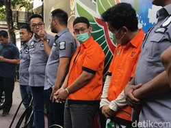 Perempuan yang Ditangkap Bersama Rifat Umar Ternyata Pacarnya